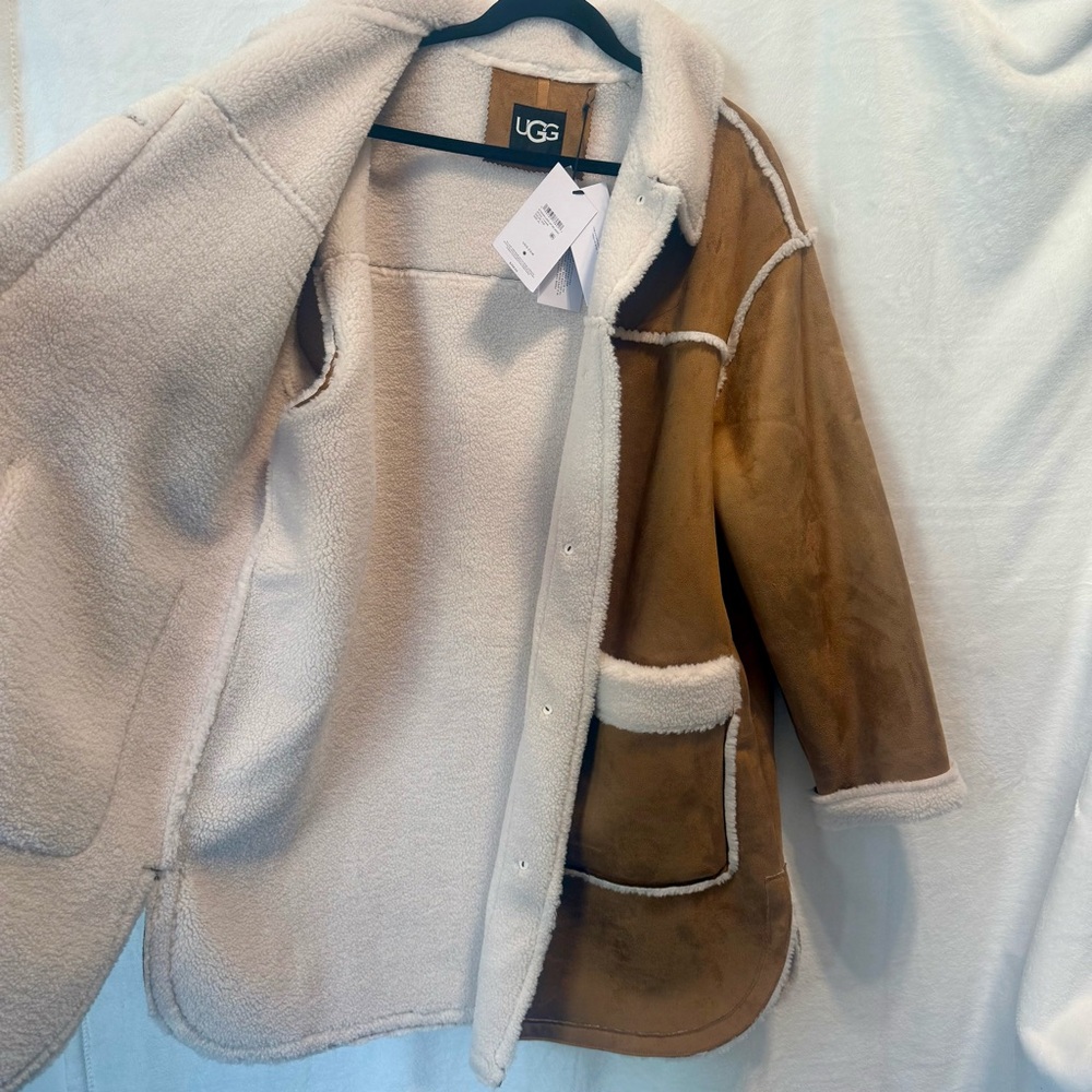 UGG Women's Brown Shearling Coat P to P 27 inches, and Length 37 Inch long - Picture 7 of 11